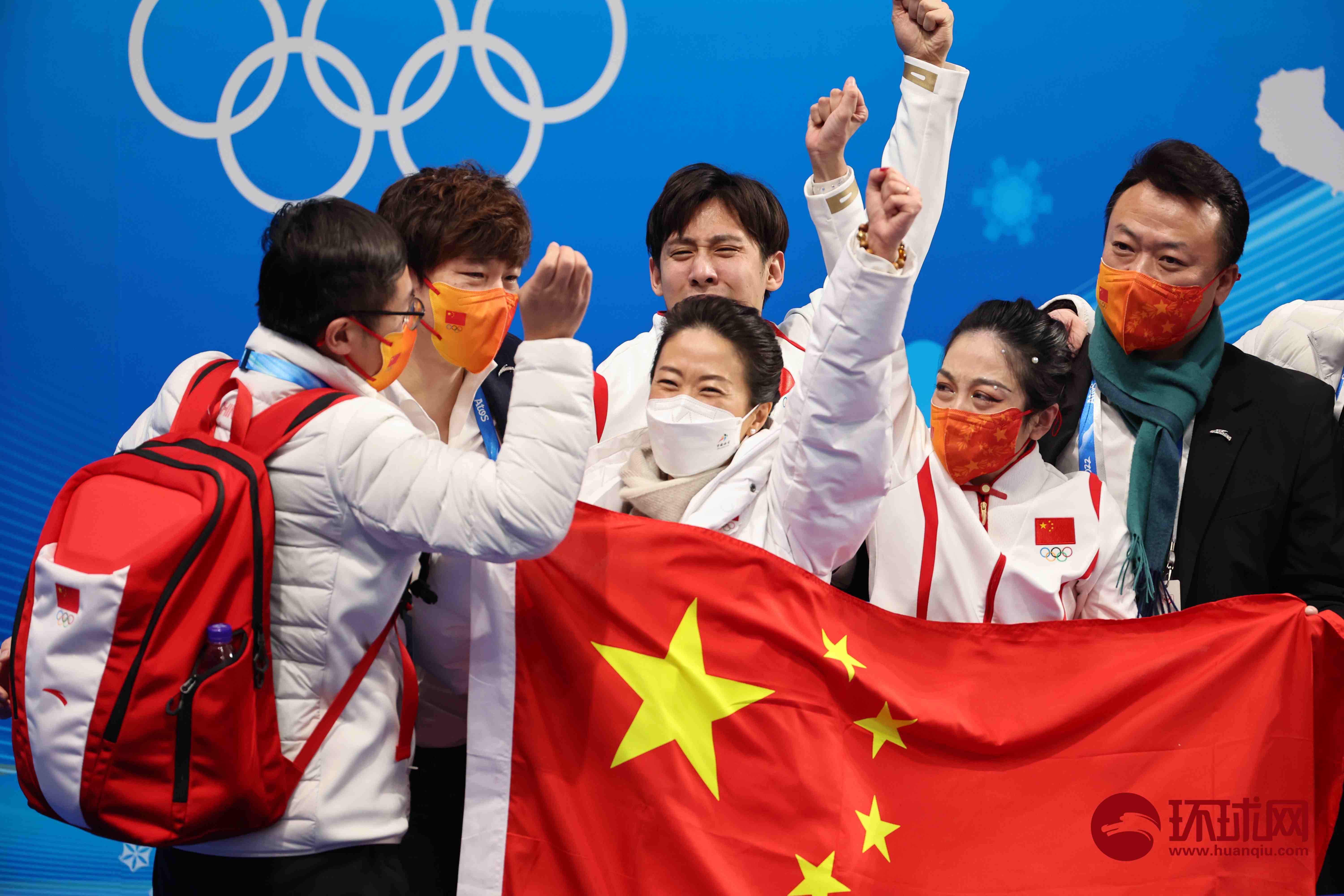 TheShy重返赛场，反败为胜首场状态出色，中国队观众沸腾！赢得满堂喝彩的简单介绍