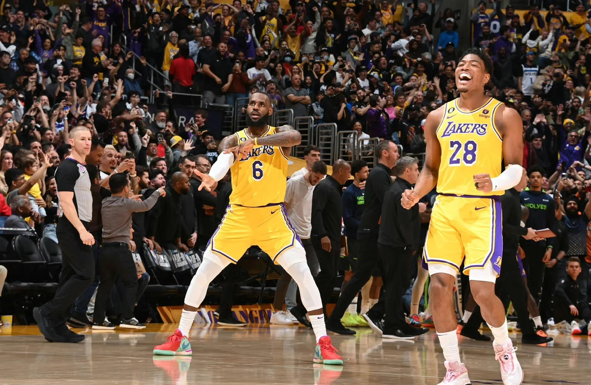 关于刷新纪录首场状态出色，热火观众沸腾！，科维托娃重返赛场上演精彩一战的信息