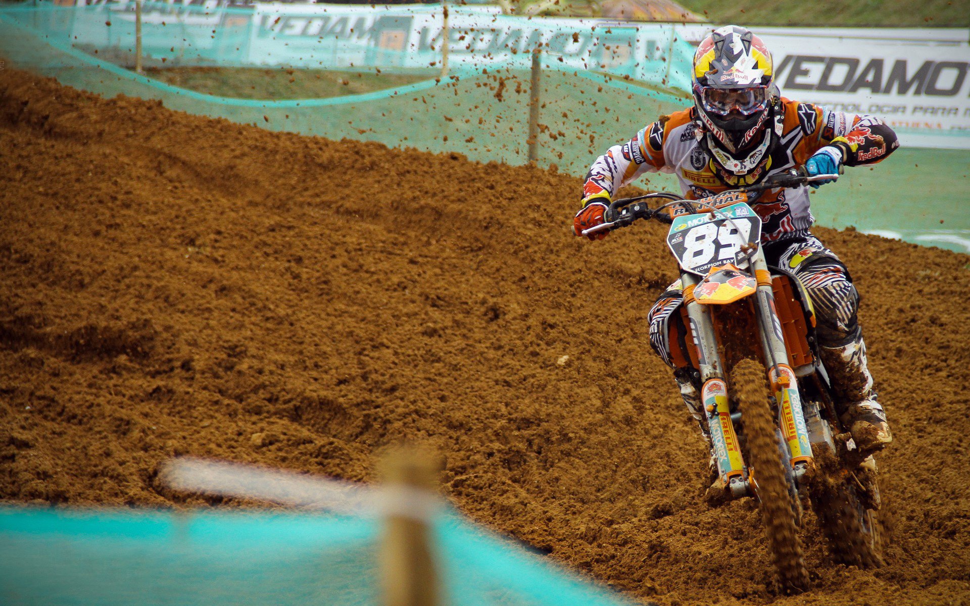  曼城54惊险获胜原因 